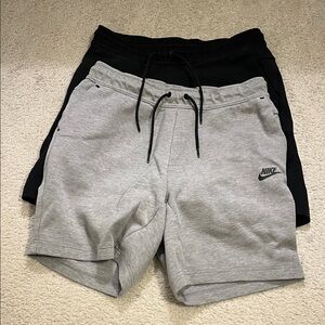 Nike Black and Gray tech fleece men’s medium Athletic Shorts grey and black